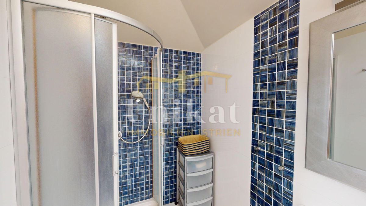 Dvostanovanjski stan z 4 spalnicami